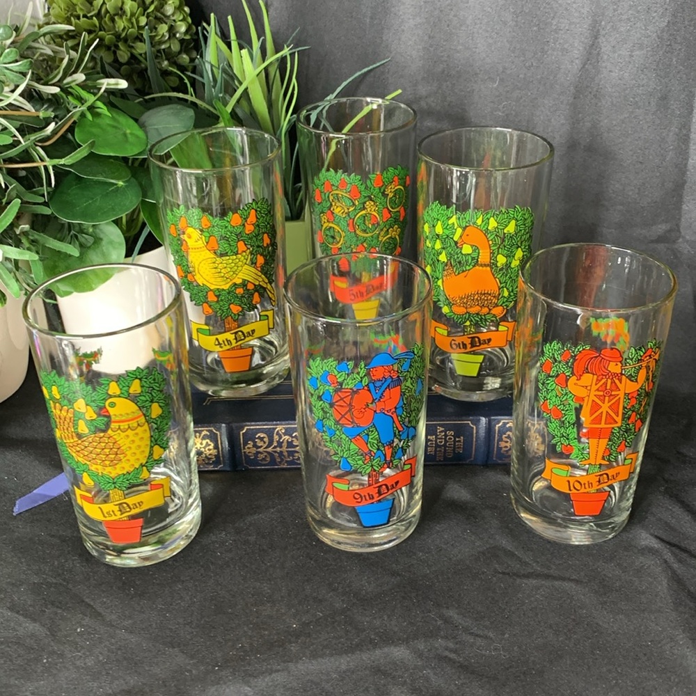 Vintage/MCM 1960’s Indiana Glass “12 Days of Christmas” highball/tumbler Glasses